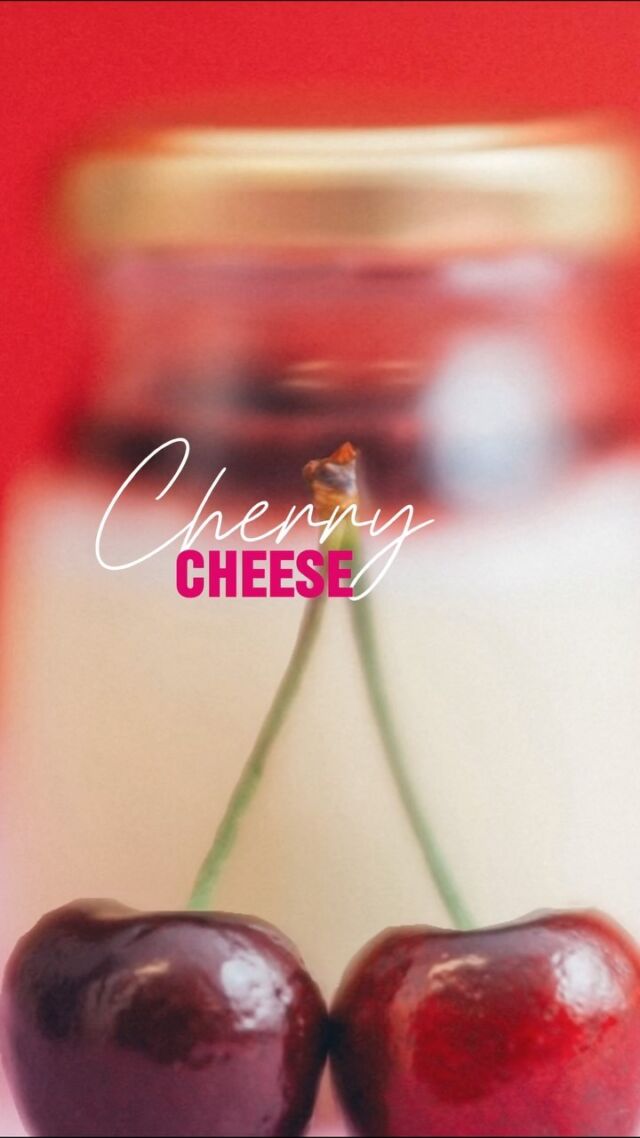 アメリカンチェリーを使った新作プリン🍒
完成しました👩‍🍳

パティシエ特製のチェリージャムとチーズプリン
とにかく美味しいのひと言✨️
 
 #弁天島プリン
 #チェリースイーツ 
 #弁天島カフェ
 #チェリーチーズプリン